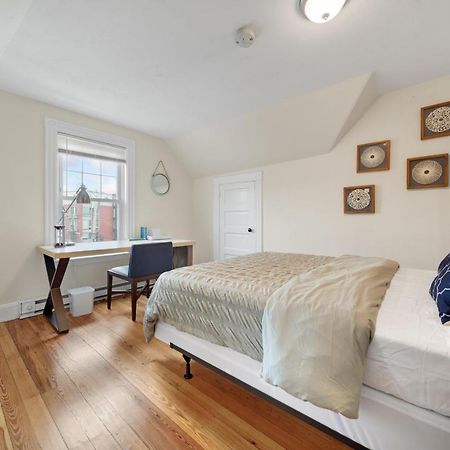5Br 2Bh Bright & Spacious Apt In Brighton Boston Extérieur photo