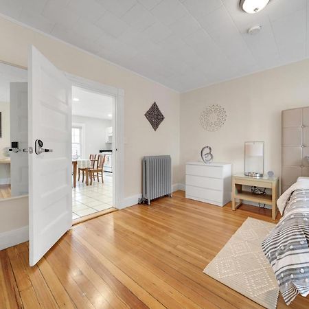 5Br 2Bh Bright & Spacious Apt In Brighton Boston Extérieur photo