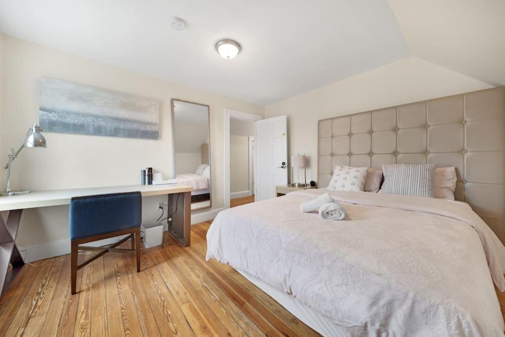5Br 2Bh Bright & Spacious Apt In Brighton Boston Extérieur photo