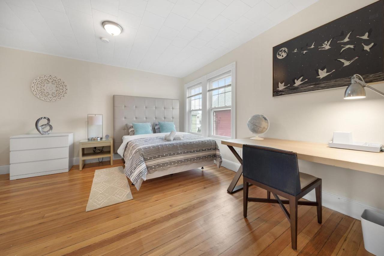 5Br 2Bh Bright & Spacious Apt In Brighton Boston Extérieur photo