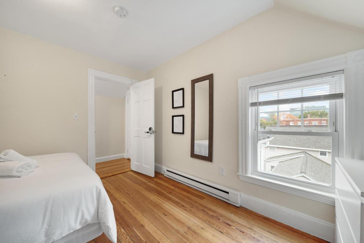 Appartement 5Br 2Bh Bright & Spacious Apt In Brighton à Boston Extérieur photo