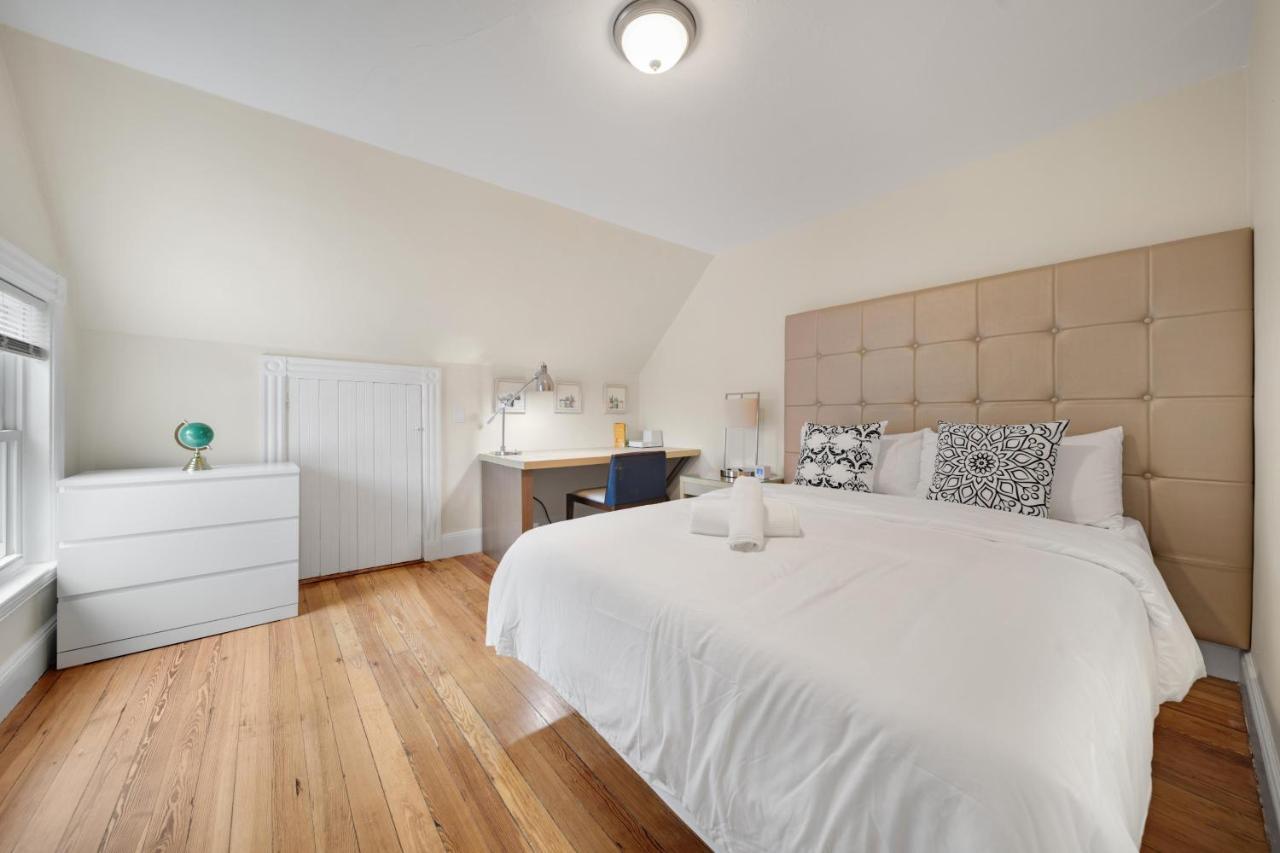 5Br 2Bh Bright & Spacious Apt In Brighton Boston Extérieur photo