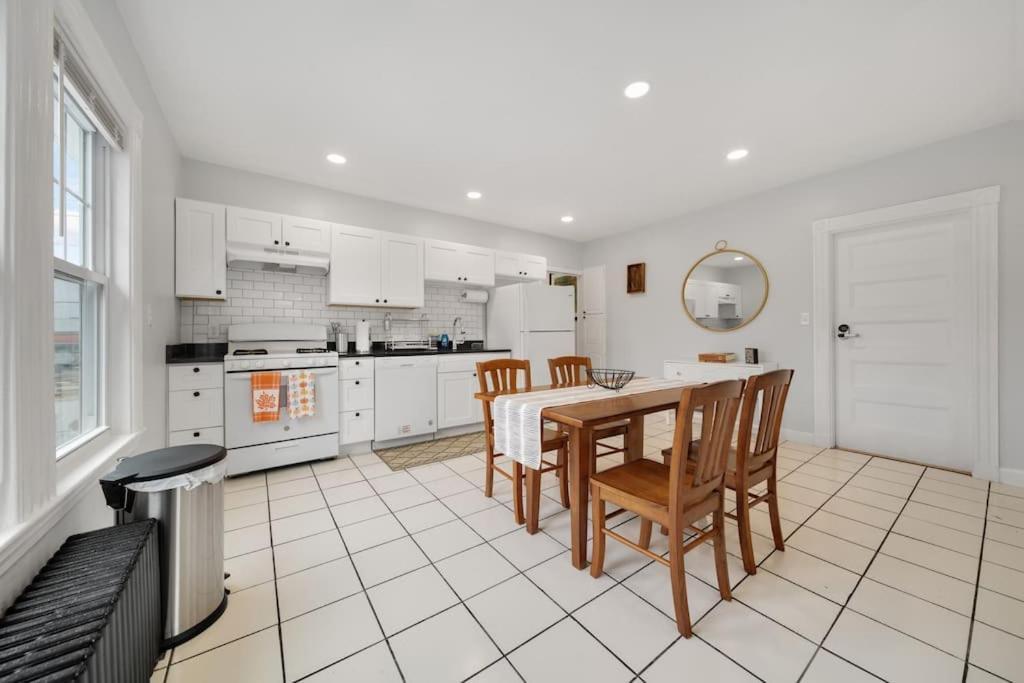 Appartement 5Br 2Bh Bright & Spacious Apt In Brighton à Boston Chambre photo