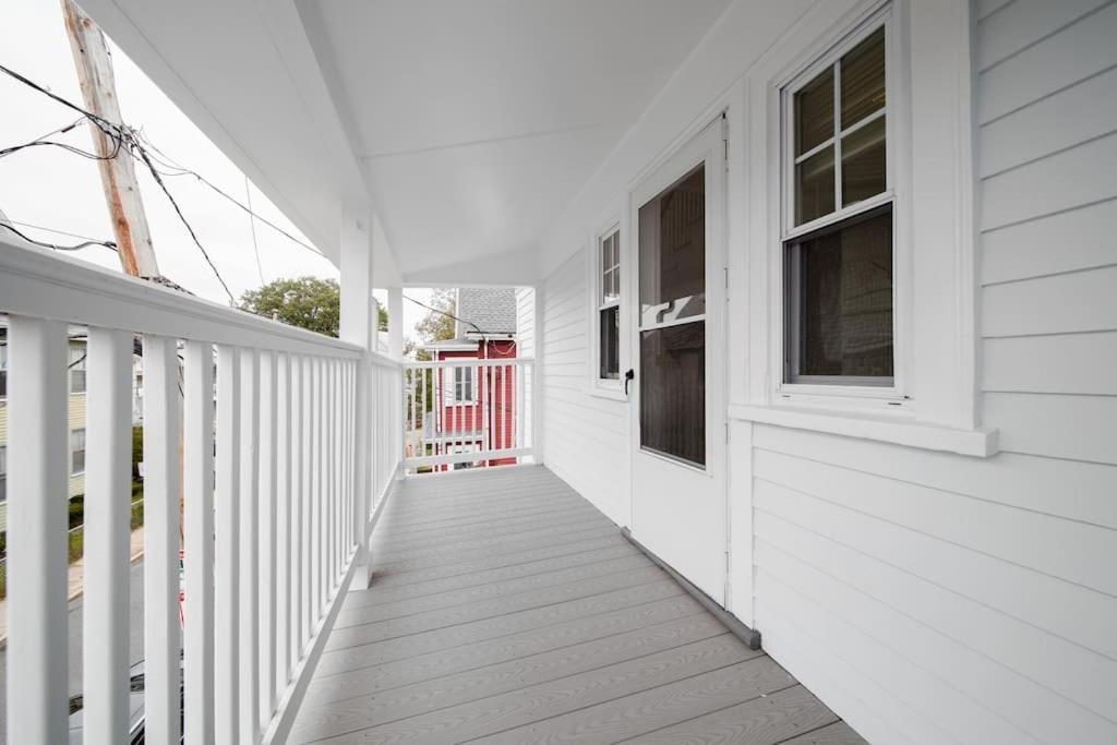 5Br 2Bh Bright & Spacious Apt In Brighton Boston Chambre photo