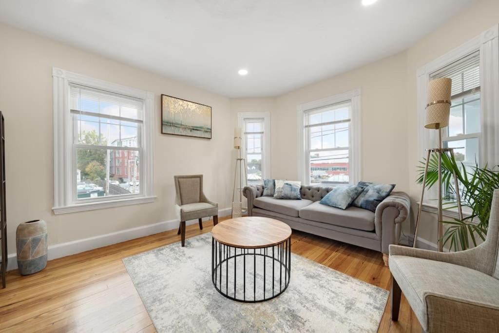 5Br 2Bh Bright & Spacious Apt In Brighton Boston Chambre photo